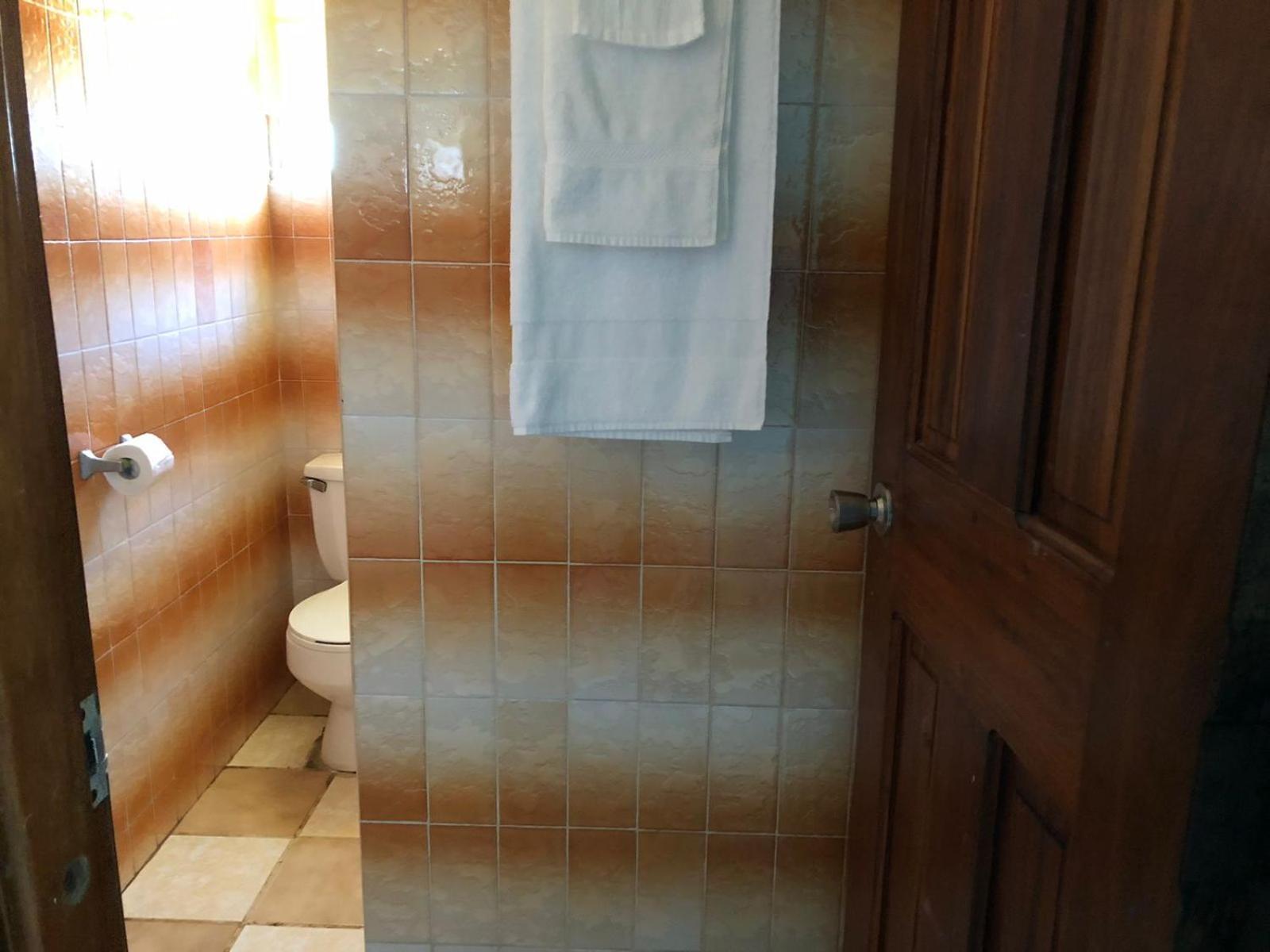 Chaleanor Hotel Dangriga Exteriör bild