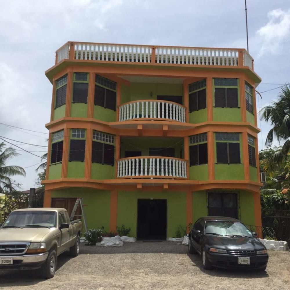 Chaleanor Hotel Dangriga Exteriör bild